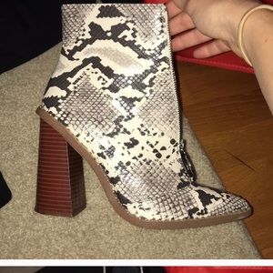 Snake skin boots with zipper